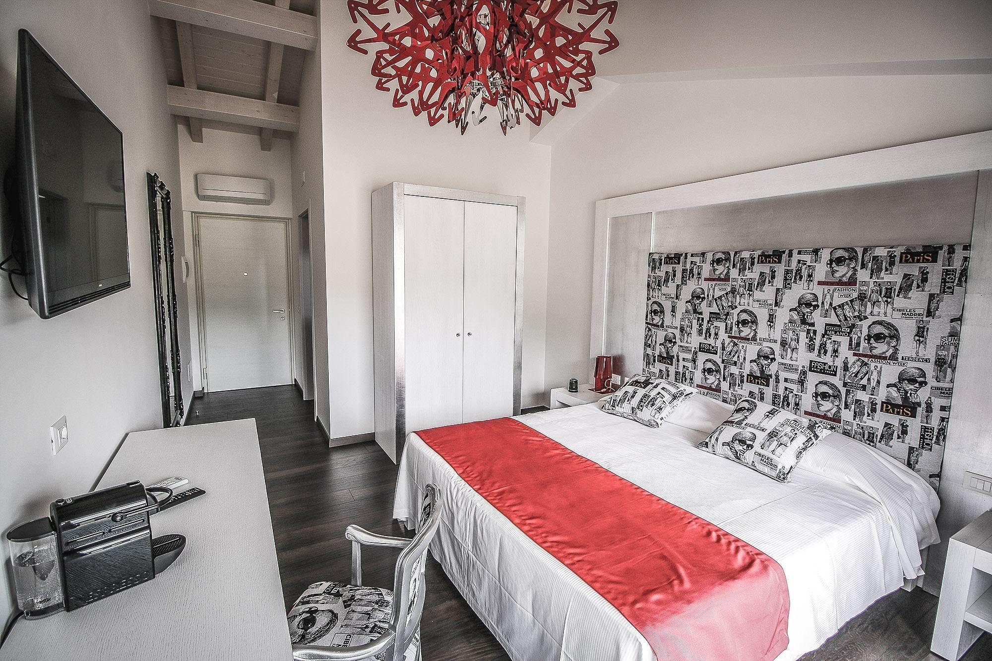 ל'אקווילה Hotel La Compagnia Del Viaggiatore מראה חיצוני תמונה
